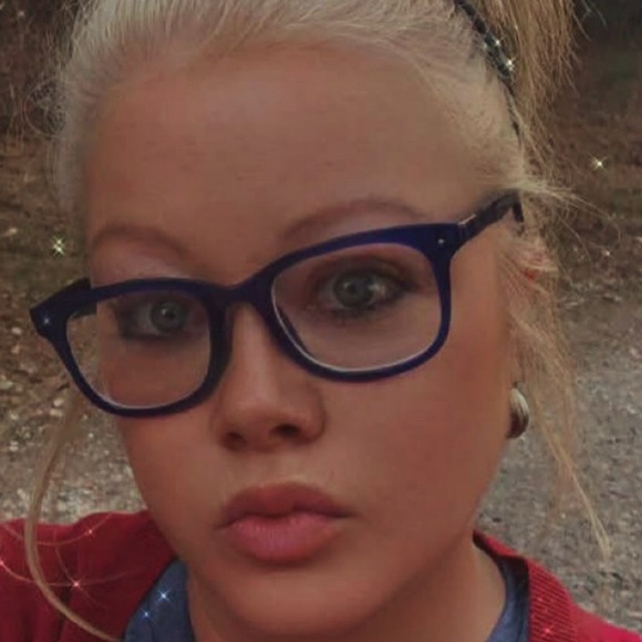 Meet your Posher, Susan - Picture 2 of 3